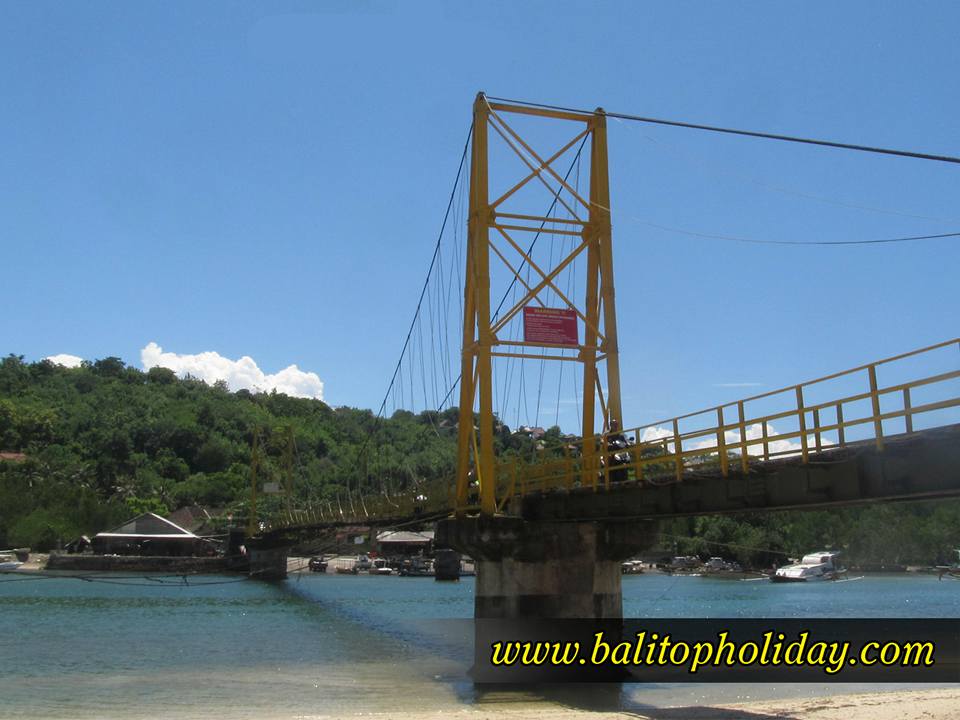 jembatan kuning nusa lembongan