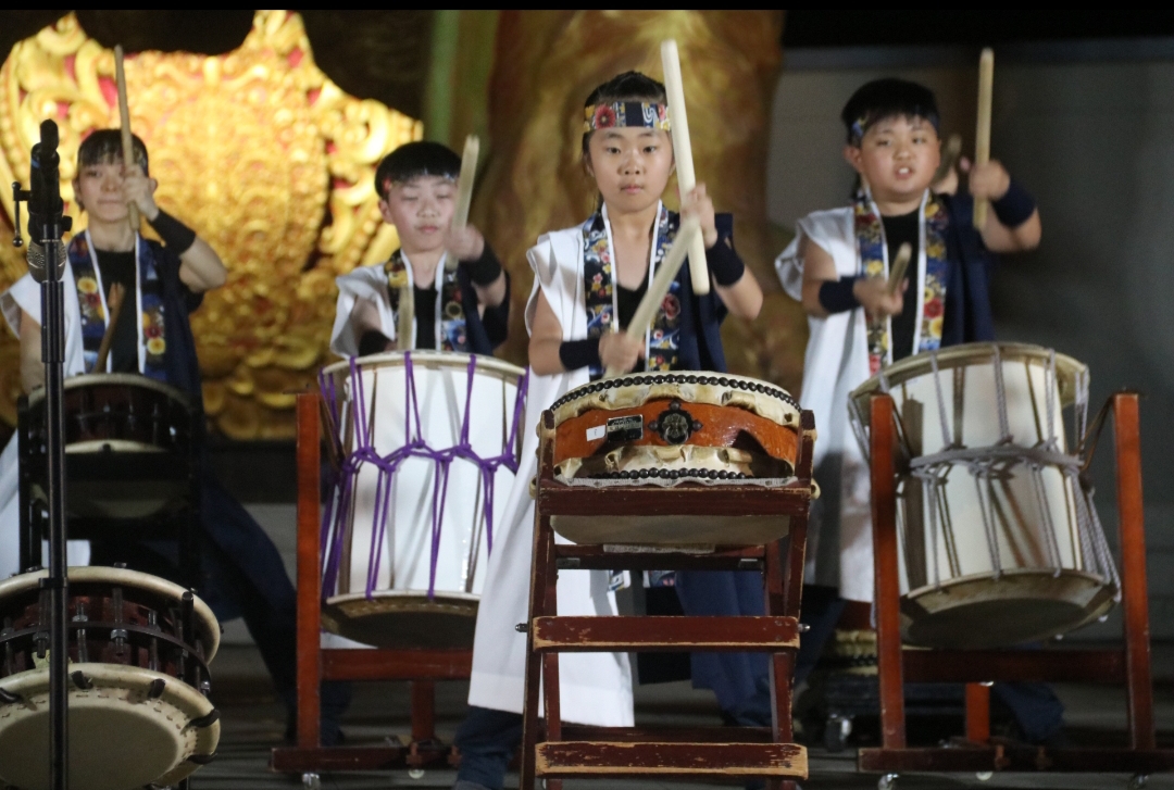 Buleleng International Rhythm Festival menjadi pilihan cerdas perjalanan Bali 2026 bagi mereka yang ingin menghindari hiruk-pikuk Bali Selatan.